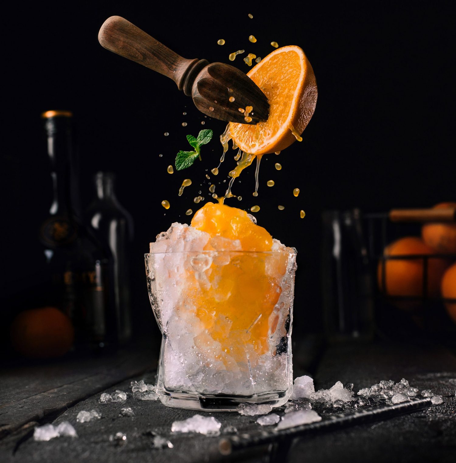 https://ceria-juize.com/upload/2023/06/14-creative-food-photography-ideas-orange-juice-by-pavel-sablya.jpg